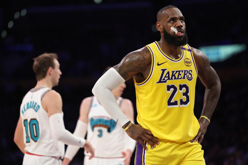 面临多重压 面临多重压